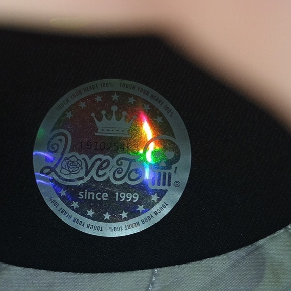 Black Baseball Cap Hat / Neon Green Alien Giving A peace Sign - Picture 4 of 8